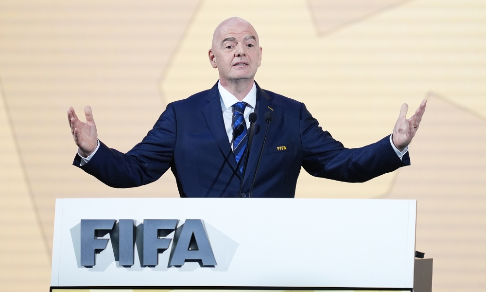 鲲城官方：广西平果哈嘹中场吕品、亚泰后卫吕晨一同加盟球队.